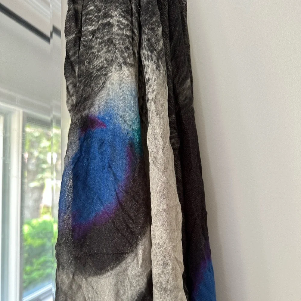 Tilo Scarf - Picture 3 of 6